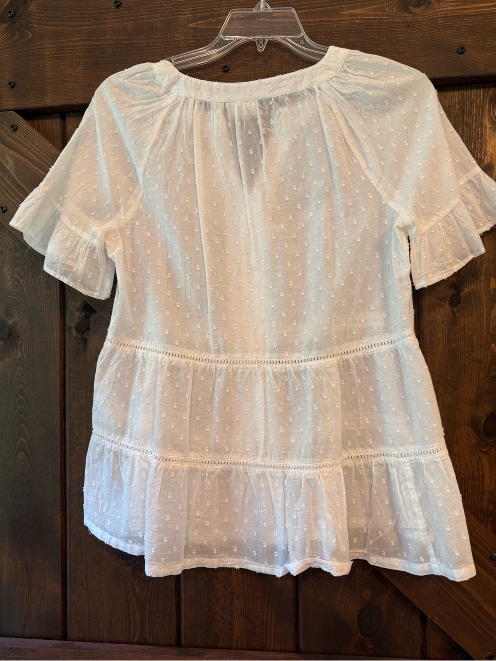 Wonderly top features a clip dot texture, V-neck, and tiered hemline Small NWT - Picture 10 of 13
